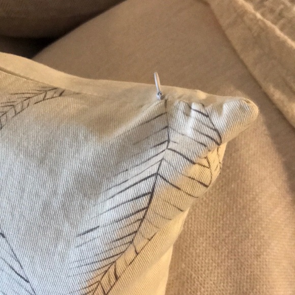 Beautiful Pillows - Picture 2 of 4